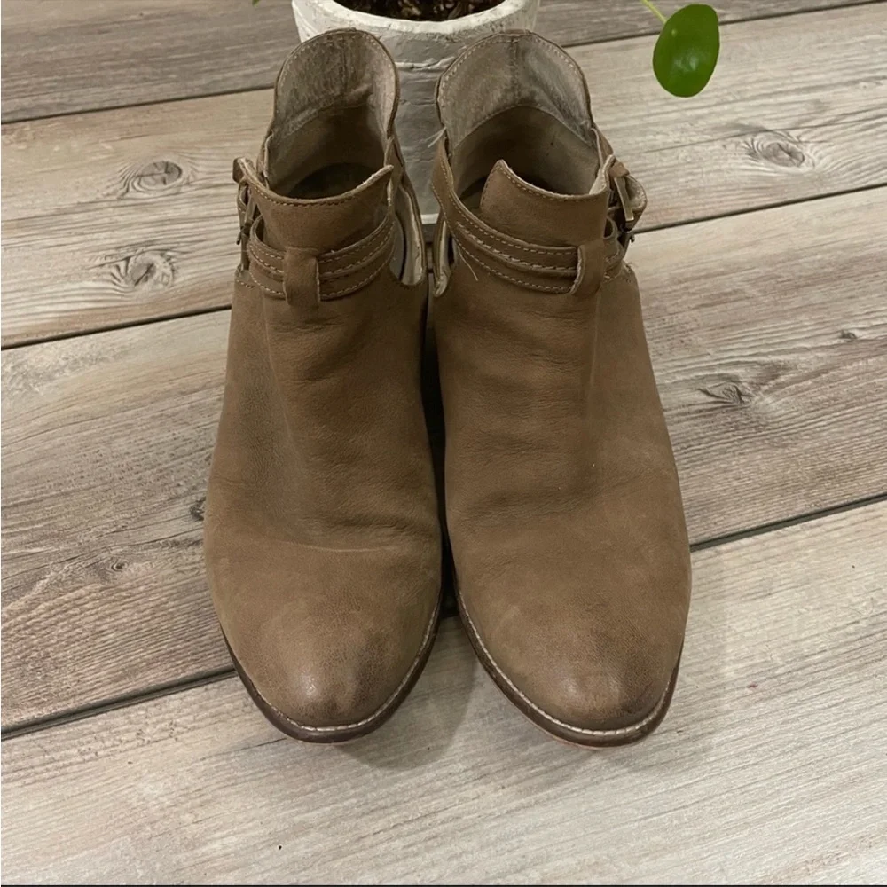 Seychelles Leather‎ Buckle Ankle Boots